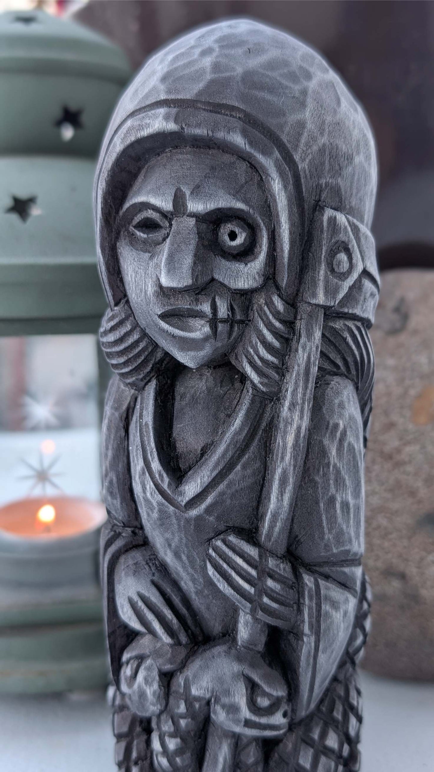 Loki Norse God Statue – Hand-Carved Wooden Loki Idol with Fenrir & Jormungandr, Viking Altar Figure, 18 cm (Copy)