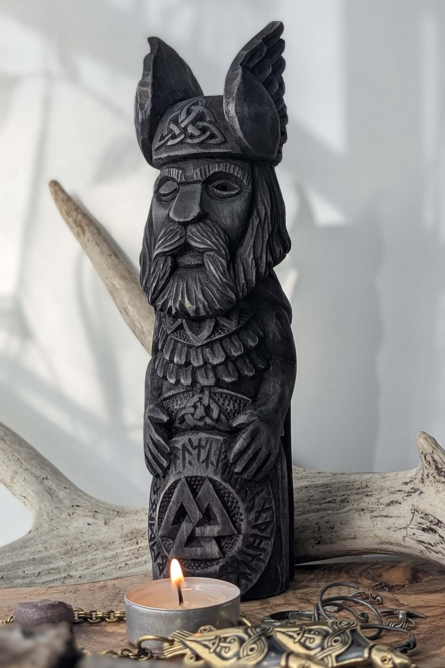 Hand-Carved Odin Statue in Linden Wood with Valknut – Norse God Figurine (23 cm)