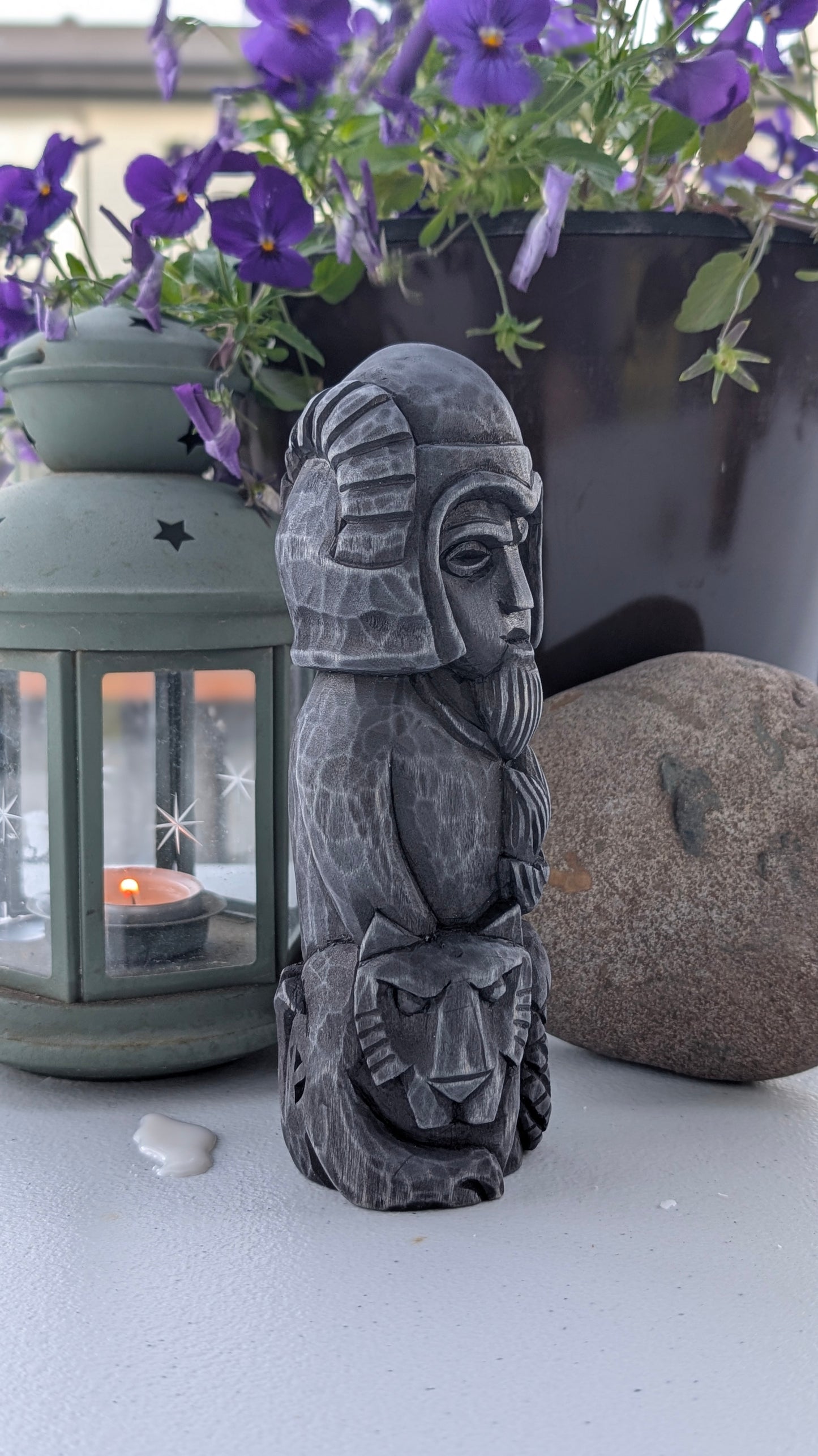 Loki Norse God Statue – Hand-Carved Wooden Loki Idol with Fenrir & Jormungandr, Viking Altar Figure, 18 cm