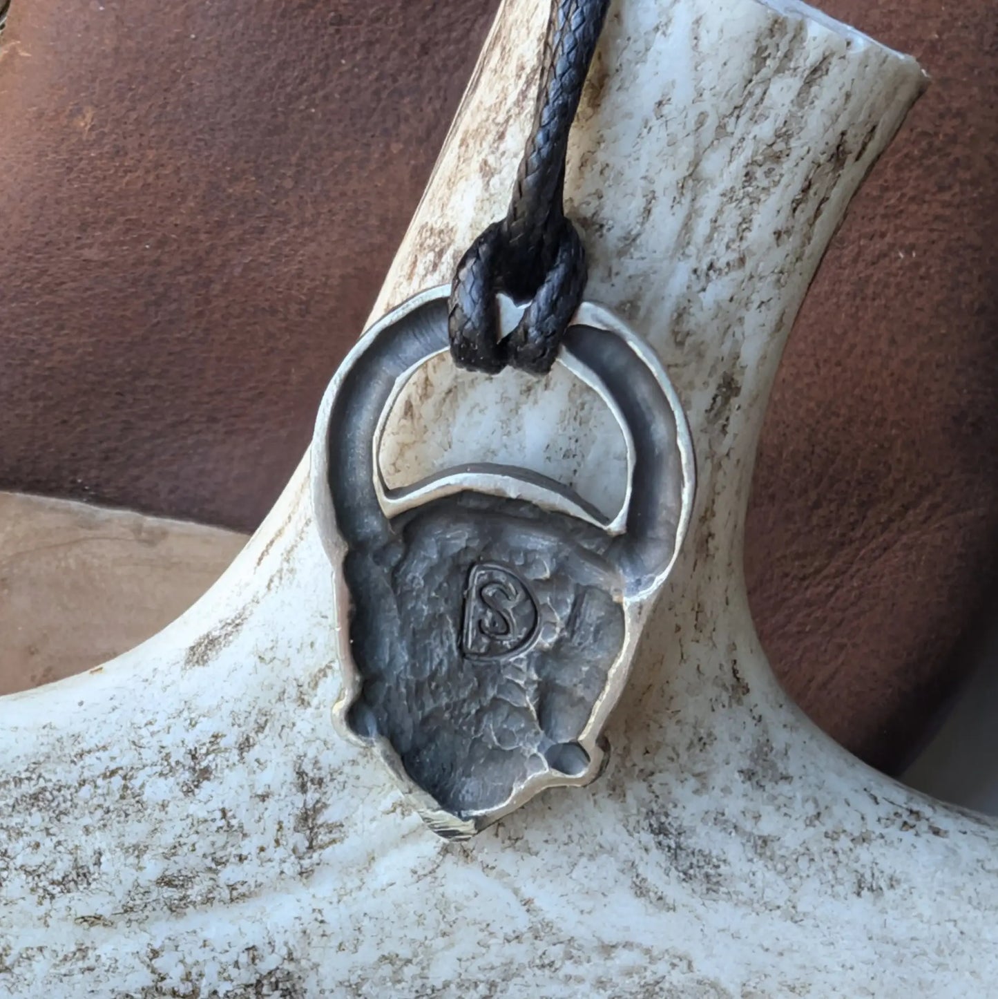 Odin’s Ritual Mask Pendant – Viking Age Brass or Pewter Replica | 30 mm