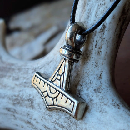 Viking Age Thor’s Hammer Pendant from Gotland – Hand-Cast Mjölnir Replica (10th Century)