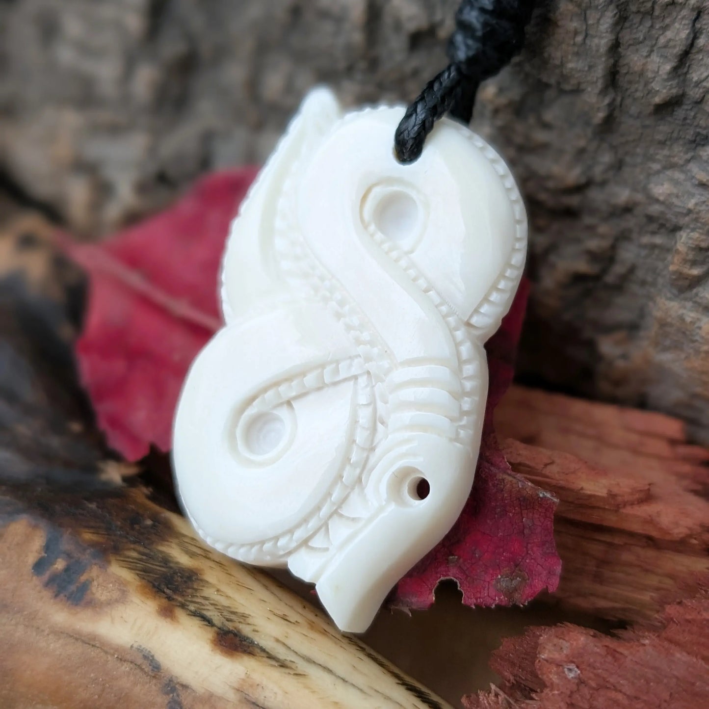 Jormungandr Serpent Pendant – Viking Age Inspired Amulet in Bone or Horn
