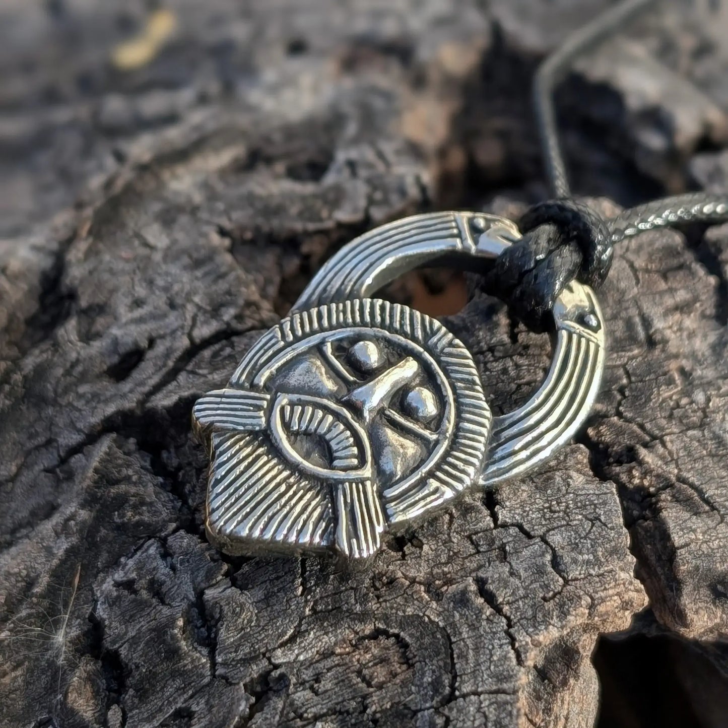 Odin’s Ritual Mask Pendant – Viking Age Brass or Pewter Replica | 30 mm