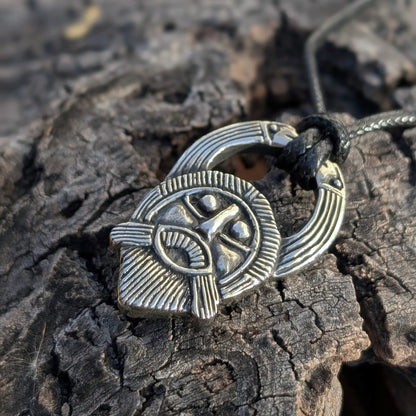 Odin’s Ritual Mask Pendant – Viking Age Brass or Pewter Replica | 30 mm