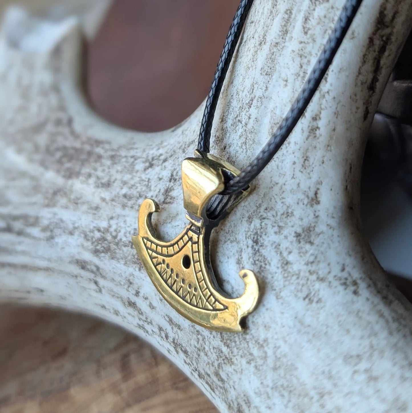 Slavic Axe Pendant – Hand-Cast Historical Amulet in Brass