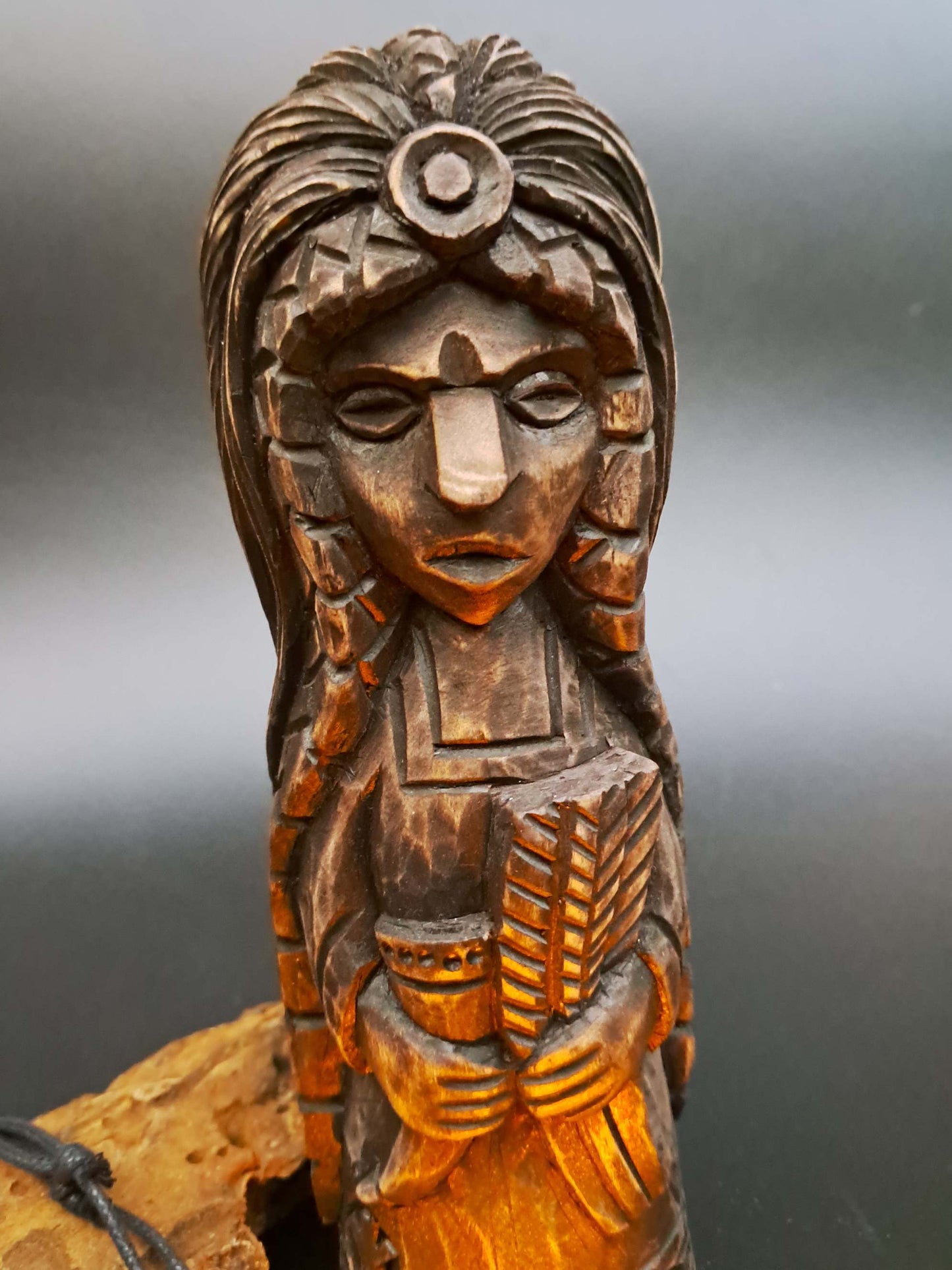 Hand-Carved Sif Statue in Linden Wood – Norse Goddess Figurine (18 cm)