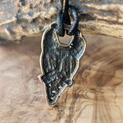 Grímr Cat Pendant – Odin-Inspired Viking Amulet in Brass or Pewter
