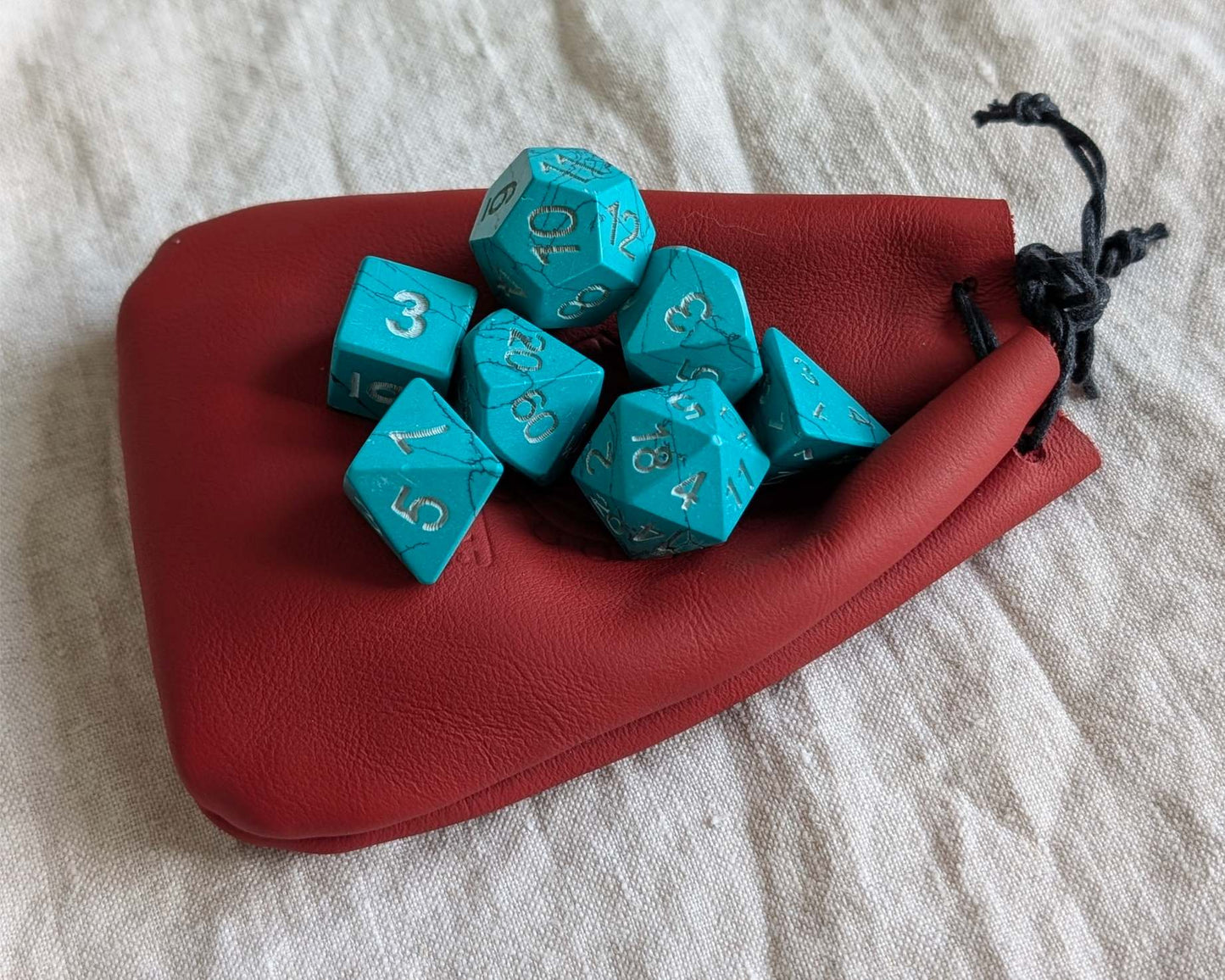 Hand-Carved Turquoise DnD Dice Set with Leather Bag – Natural Stone RPG Dice
