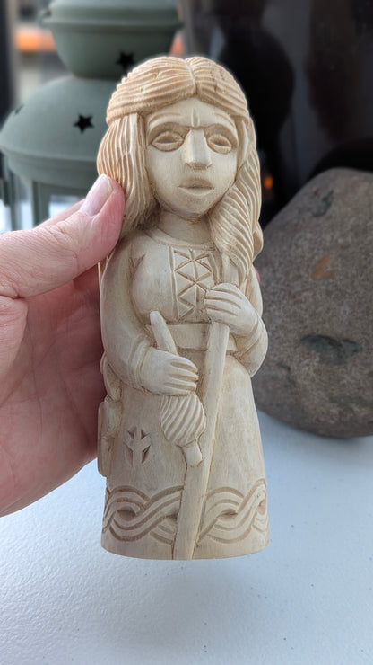 Frigg Norse Goddess Idol – Hand-Carved Wooden Viking Goddess Statue, Asatru & Pagan Altar Figurine