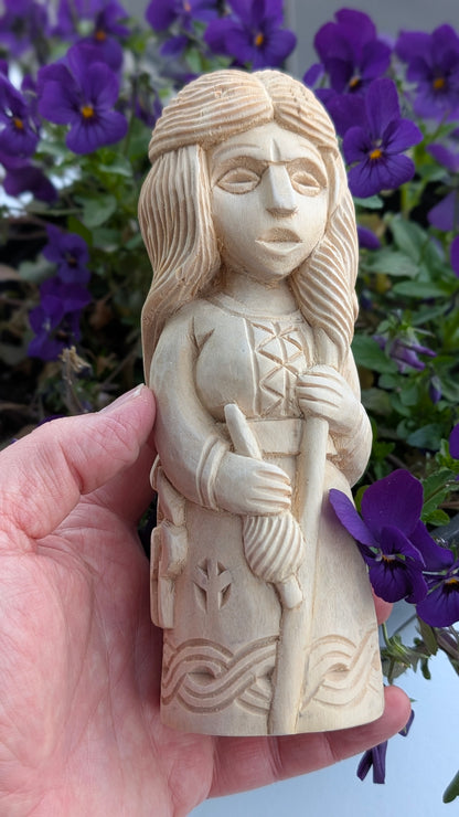 Frigg Norse Goddess Idol – Hand-Carved Wooden Viking Goddess Statue, Asatru & Pagan Altar Figurine