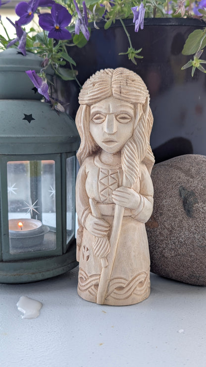 Frigg Norse Goddess Idol – Hand-Carved Wooden Viking Goddess Statue, Asatru & Pagan Altar Figurine
