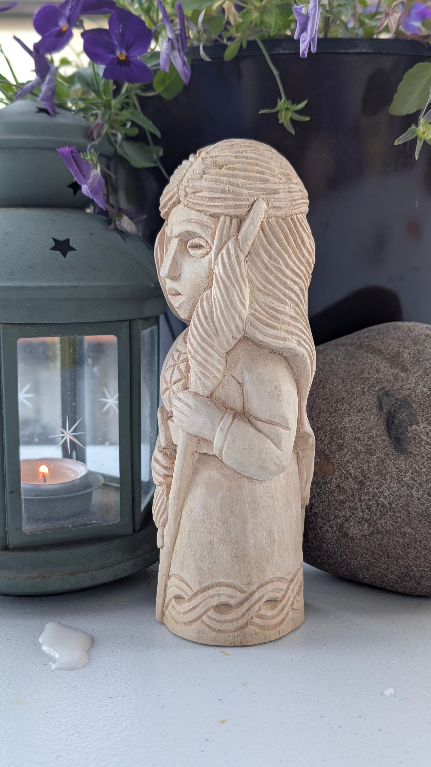 Frigg Norse Goddess Idol – Hand-Carved Wooden Viking Goddess Statue, Asatru & Pagan Altar Figurine