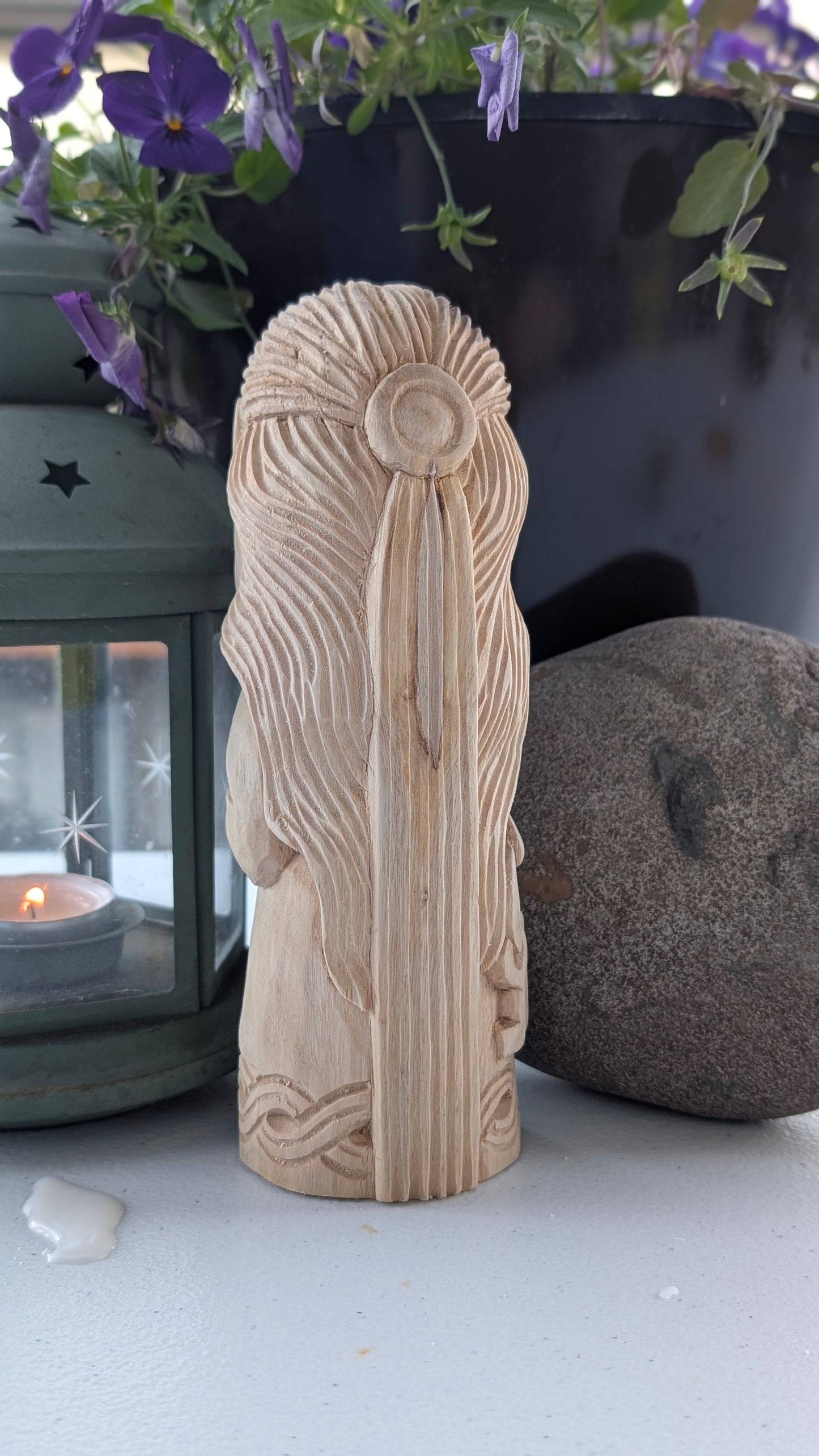 Frigg Norse Goddess Idol – Hand-Carved Wooden Viking Goddess Statue, Asatru & Pagan Altar Figurine