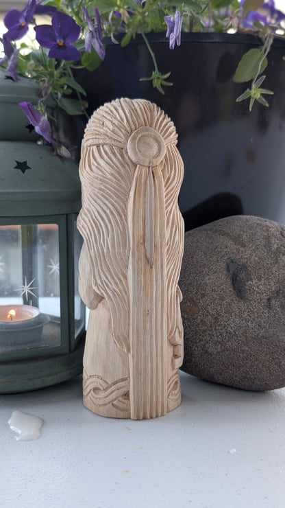 Frigg Norse Goddess Idol – Hand-Carved Wooden Viking Goddess Statue, Asatru & Pagan Altar Figurine