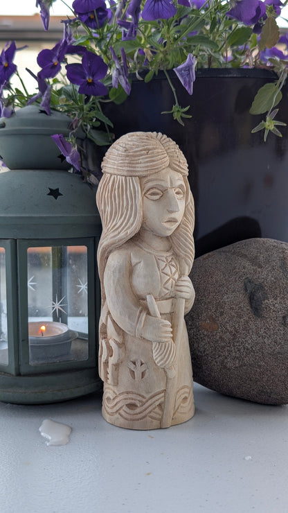 Frigg Norse Goddess Idol – Hand-Carved Wooden Viking Goddess Statue, Asatru & Pagan Altar Figurine