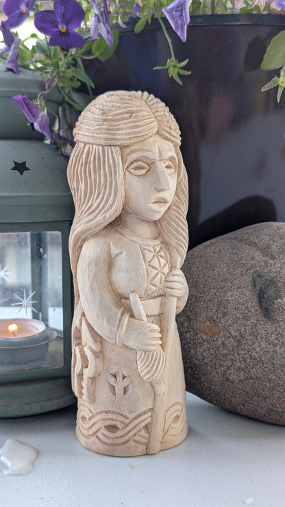 Frigg Norse Goddess Idol – Hand-Carved Wooden Viking Goddess Statue, Asatru & Pagan Altar Figurine