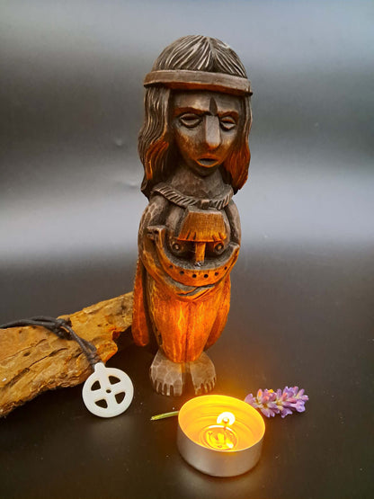 Hand-Carved Rán Statue in Linden Wood – Norse Sea Goddess Figurine (18 cm)
