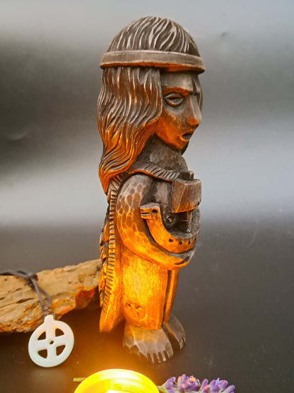 Hand-Carved Rán Statue in Linden Wood – Norse Sea Goddess Figurine (18 cm)