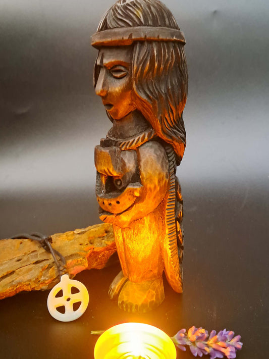 Hand-Carved Rán Statue in Linden Wood – Norse Sea Goddess Figurine (18 cm)