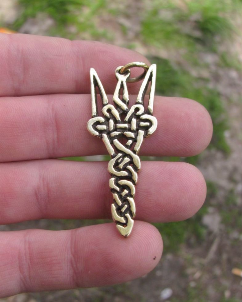 Ukrainian Tryzub Pendant in Reclaimed Brass – Hand-Cast from Battlefield Cartridges