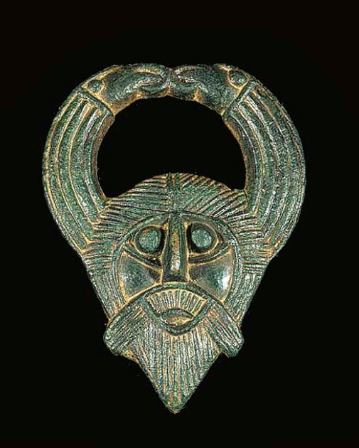 Grímr Cat Pendant – Odin-Inspired Viking Amulet in Brass or Pewter