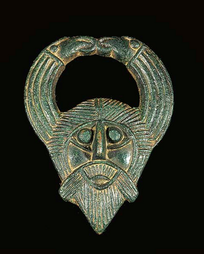 Grímr Cat Pendant – Odin-Inspired Viking Amulet in Brass or Pewter