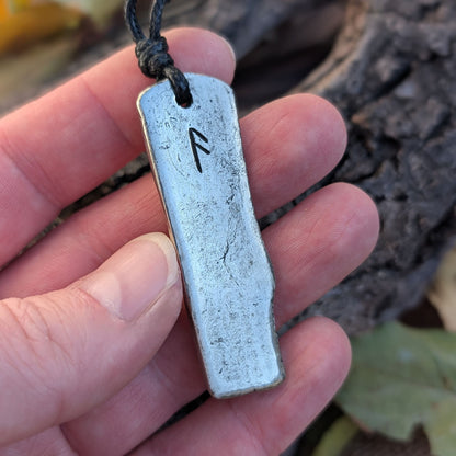 Norse Wolf Amulet – Handcrafted Viking Totem with Bind Rune of Health