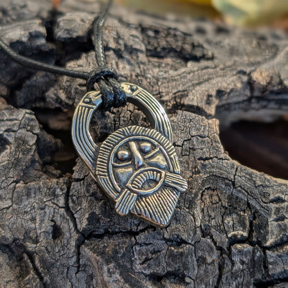 Odin’s Ritual Mask Pendant – Viking Age Brass or Pewter Replica | 30 mm