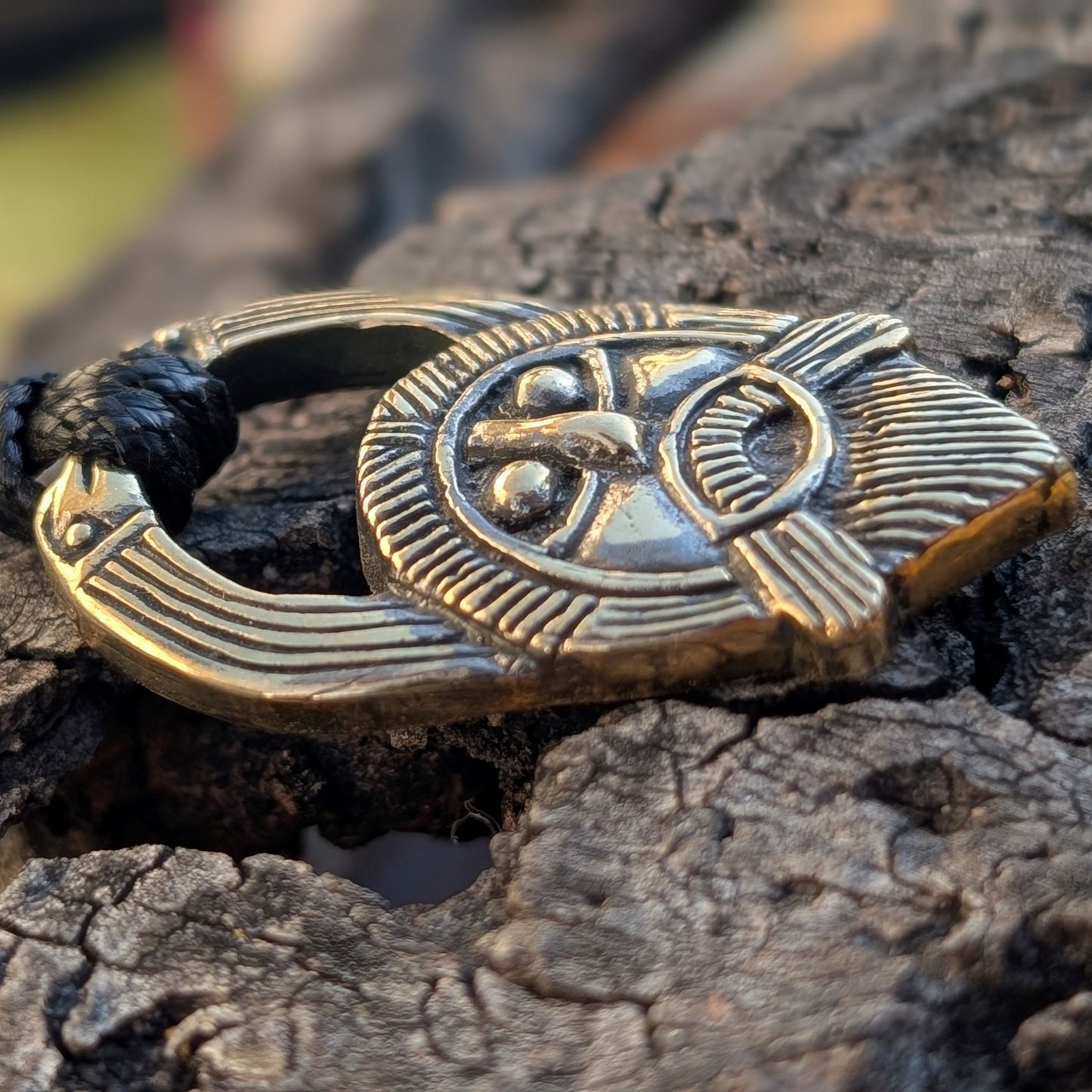 Odin’s Ritual Mask Pendant – Viking Age Brass or Pewter Replica | 30 mm