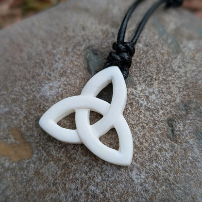 Celtic Triquetra Pendant – Hand-Carved Bone or Horn Trinity Knot Amulet
