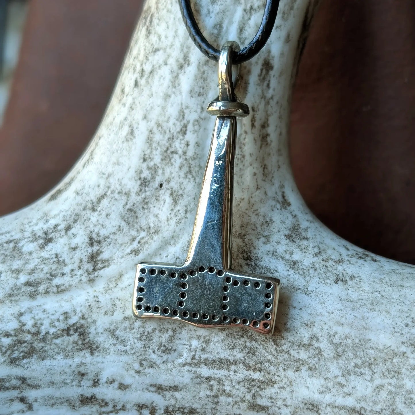 Viking Age Mjölnir Pendant with Knotted Ring – Historical Thor’s Hammer Amulet