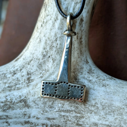 Viking Age Mjölnir Pendant with Knotted Ring – Historical Thor’s Hammer Amulet