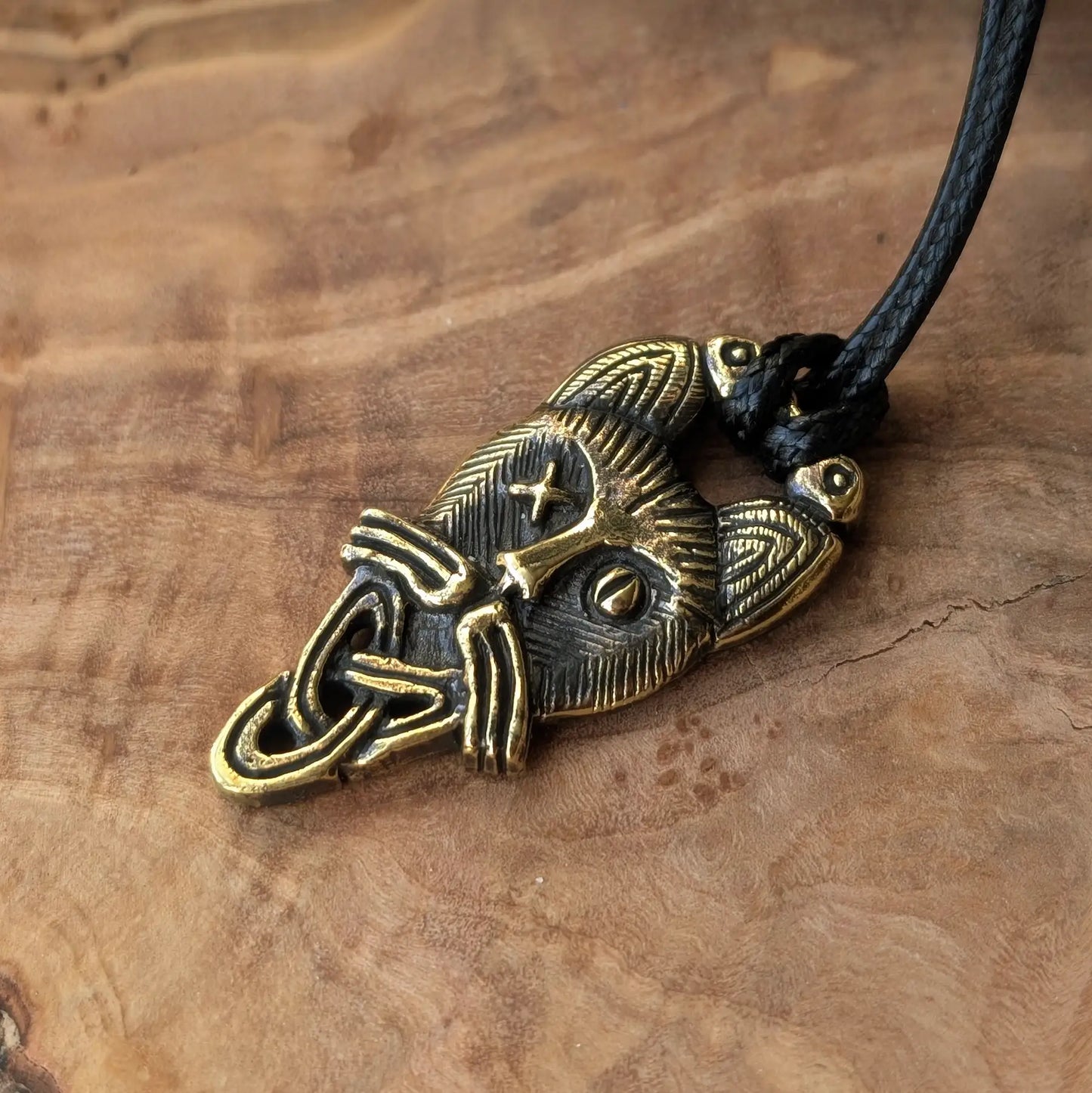 Grímr Cat Pendant – Odin-Inspired Viking Amulet in Brass or Pewter