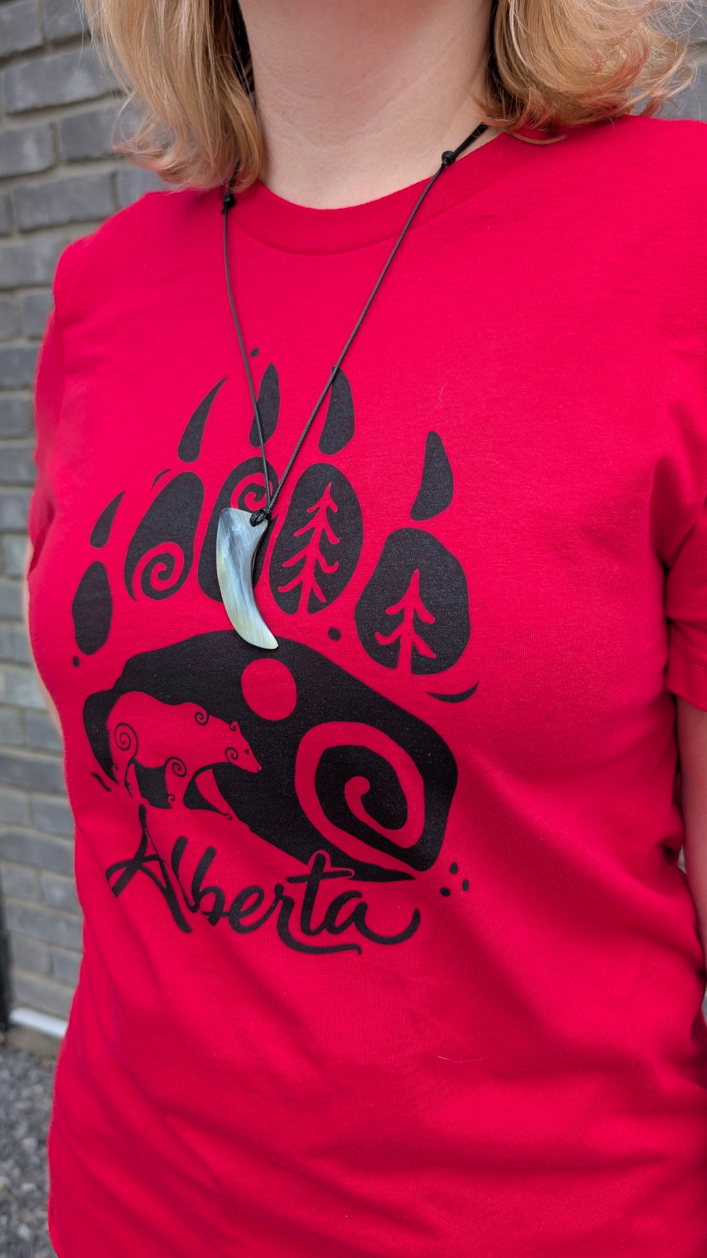 Bear Paw Alberta T-Shirt | LostRavn