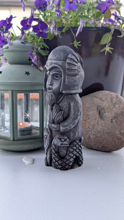 Loki Norse God Statue – Hand-Carved Wooden Loki Idol with Fenrir & Jormungandr, Viking Altar Figure, 18 cm