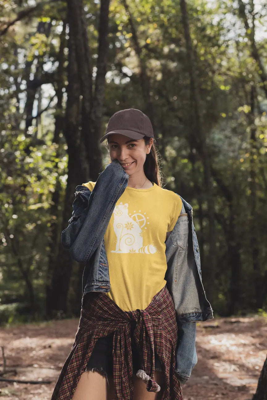 Raccoon Spirit T-Shirt – Symbol of Curiosity & Adaptability